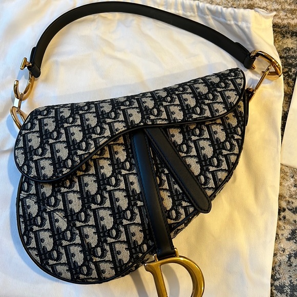 SOLD Dior oblique saddle bag excellent like new condition with box dust and card - Picture 3 of 10